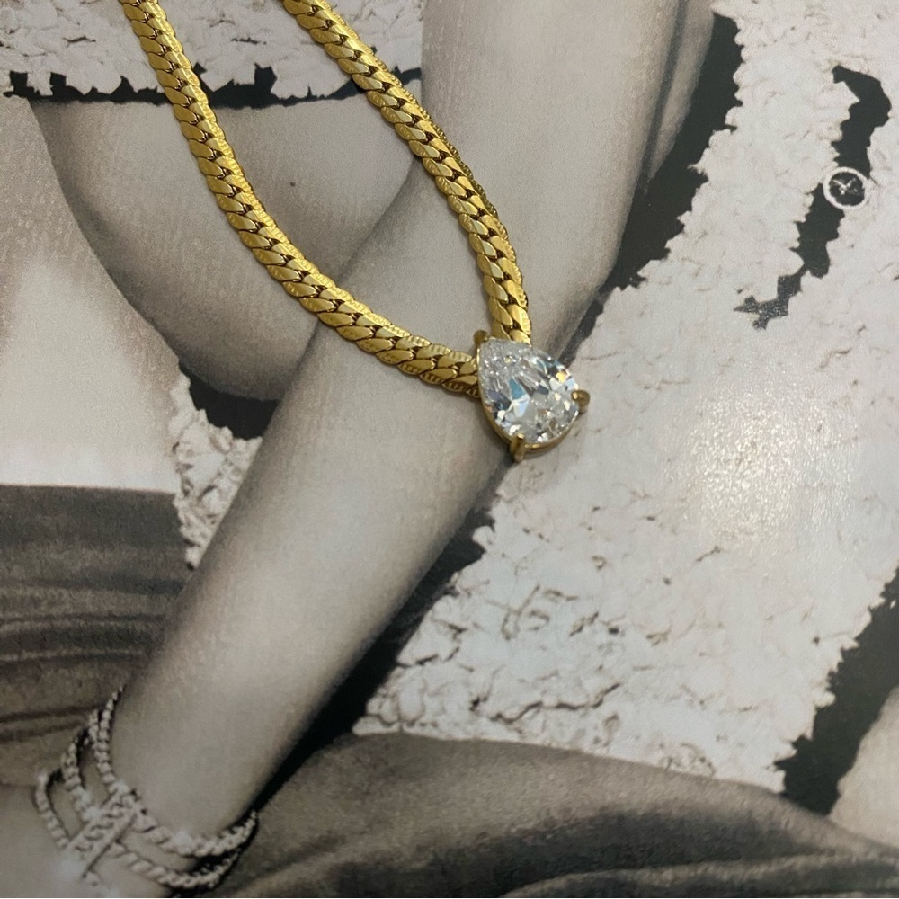 18k Gold Plated Faux Diamond Teardrop Pendant Chain Necklace - Picture 9 of 16